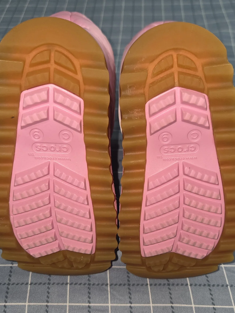 CROCS Kids Pink Puffer Snow Boots with Brown Tread Size 9 Toddler